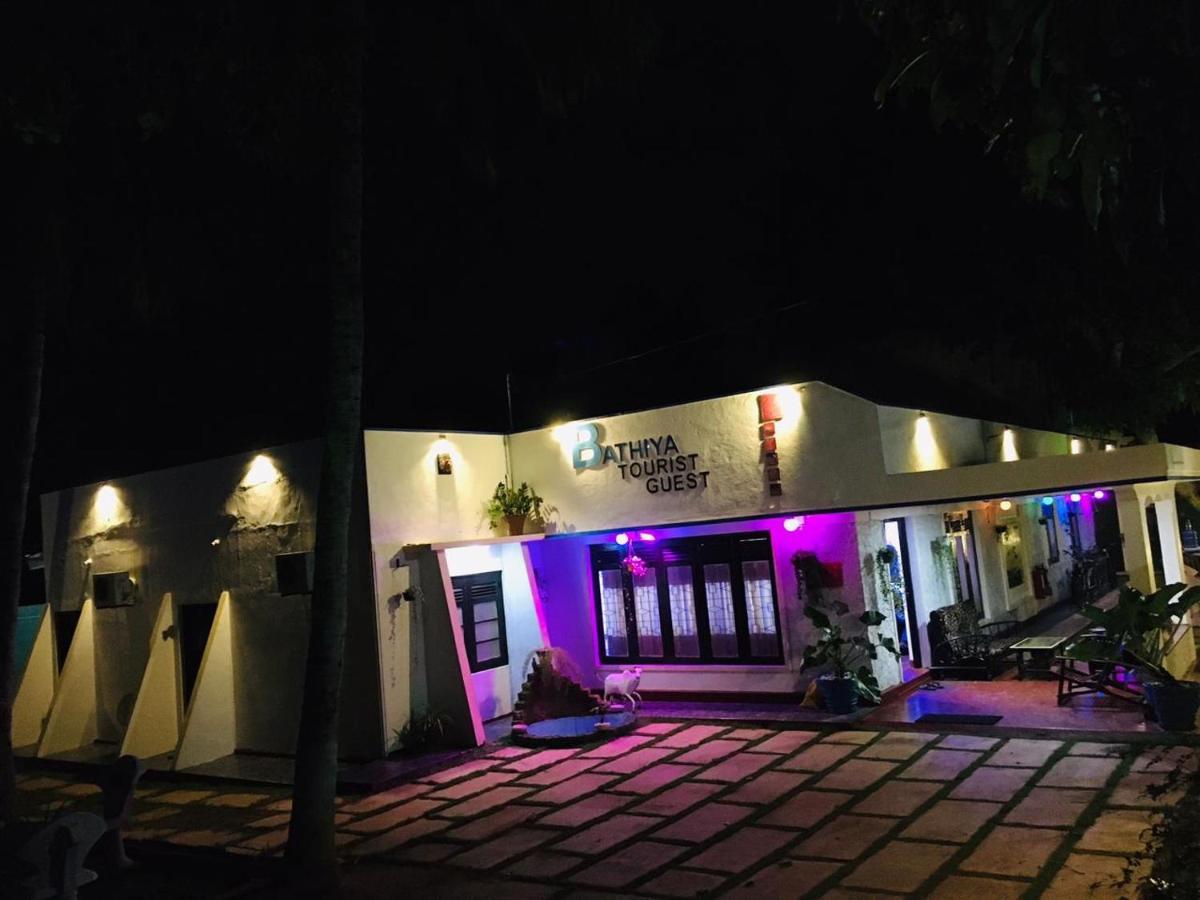 ホテル Bathiya Tourist Guest アヌラーダプラ エクステリア 写真