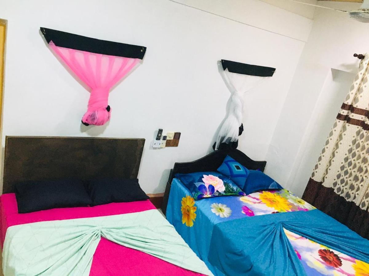 ホテル Bathiya Tourist Guest アヌラーダプラ エクステリア 写真